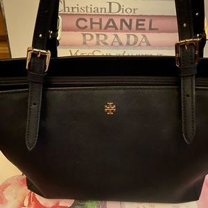 EUC Tory Burch see all pictures